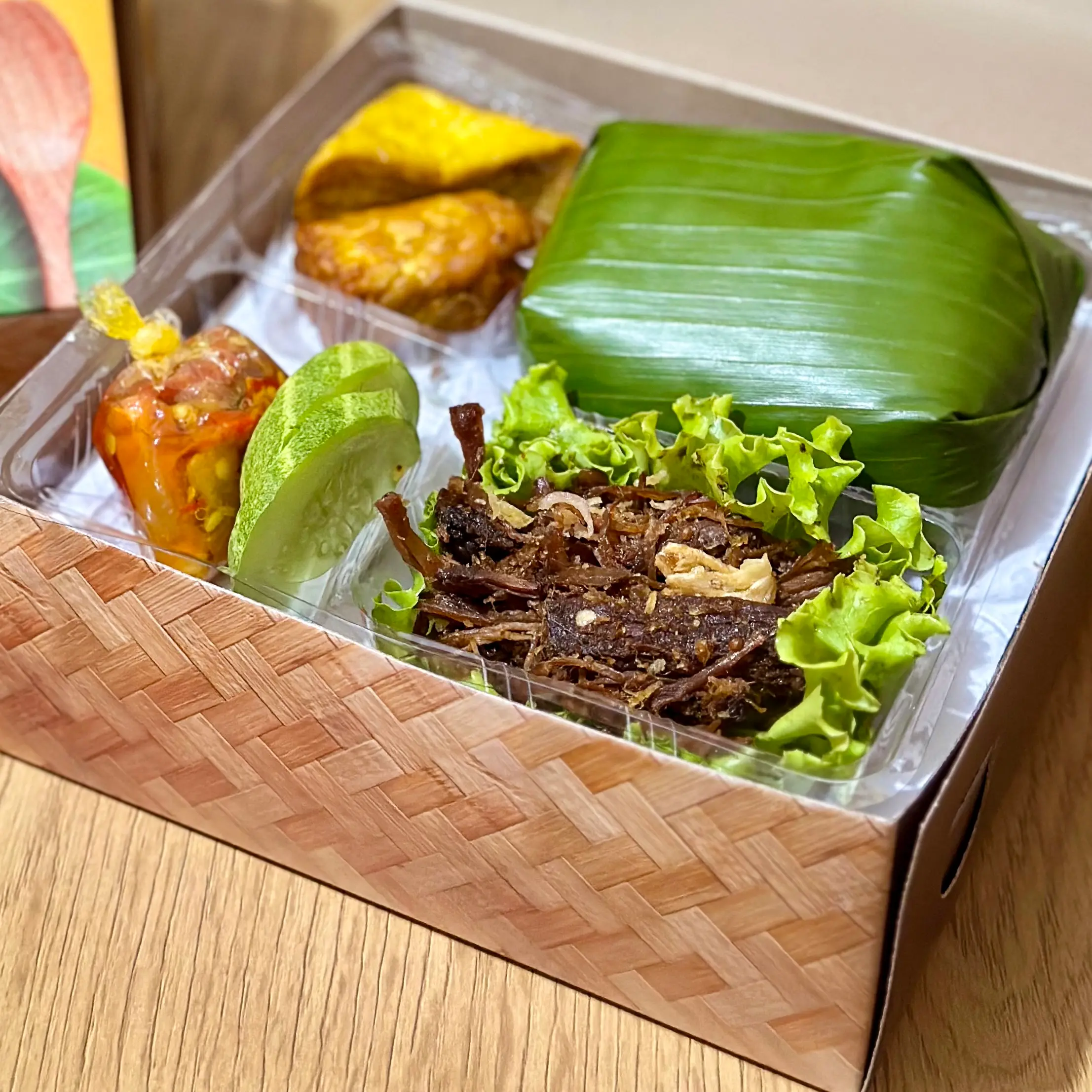Paket Medium A – Nasi Timbel Empal Suwir Catering Sibabah Sukabumi